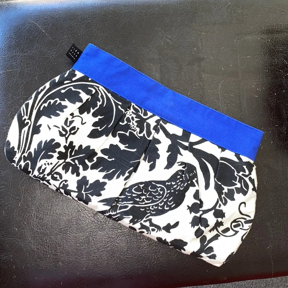 1154 Lill Studio Clutch